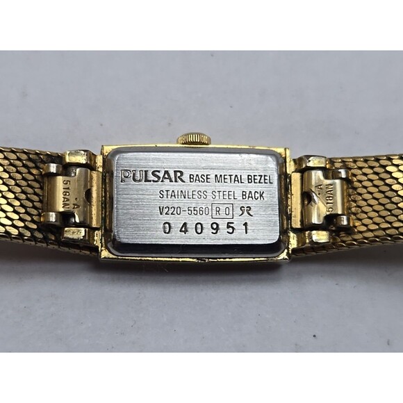 Vintage Pulsar By Seiko V220 5560 Gold Tone Tank Quartz Womens Watch New Battery - Picture 10 of 10